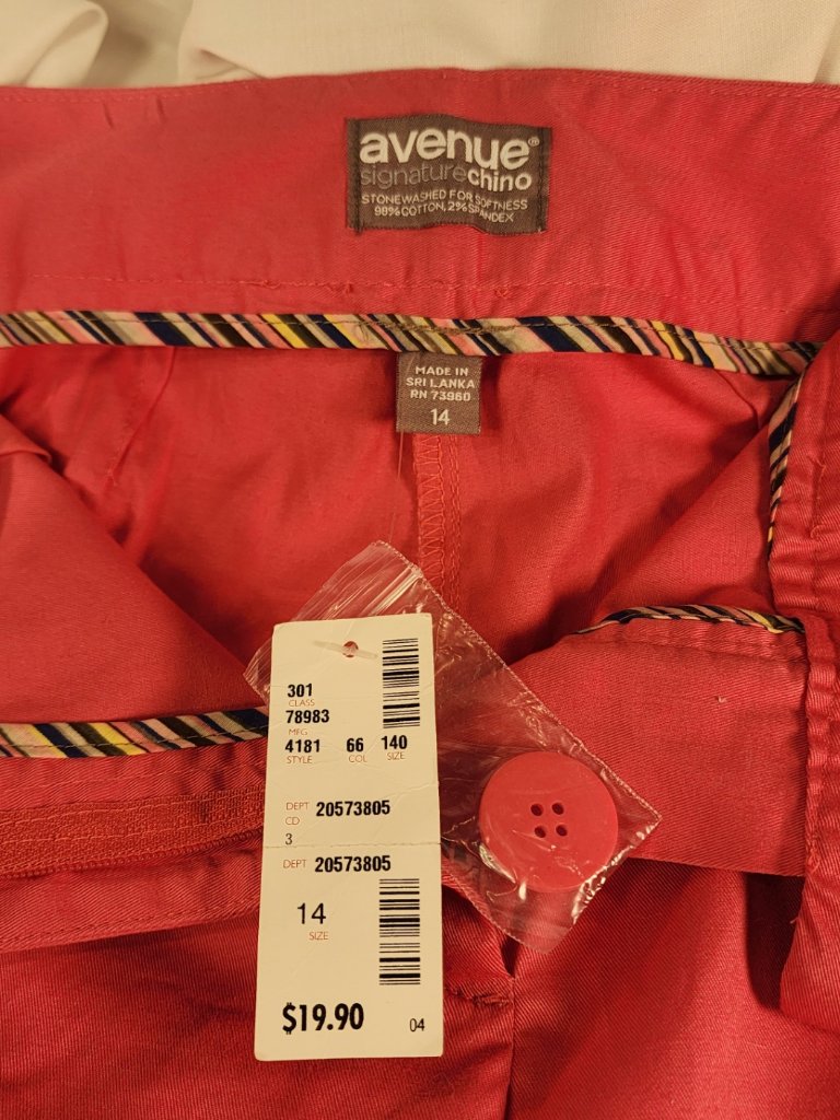 New With Tag Avenue Signature Chino 10 Inch Shorts Size 14 — image 2 of 6